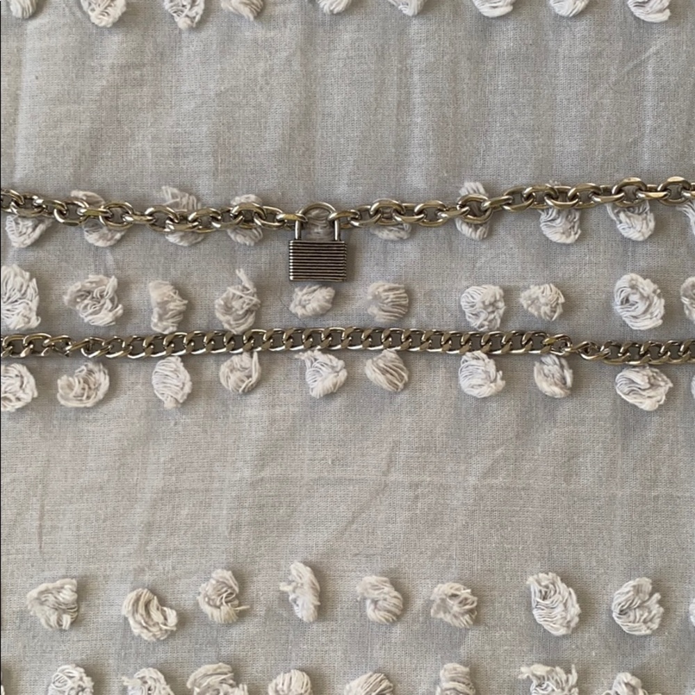 lot of 2 chains